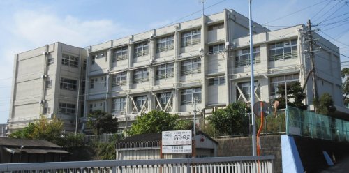 小学校　羽曳野市立丹比小学校（小学校）まで752m