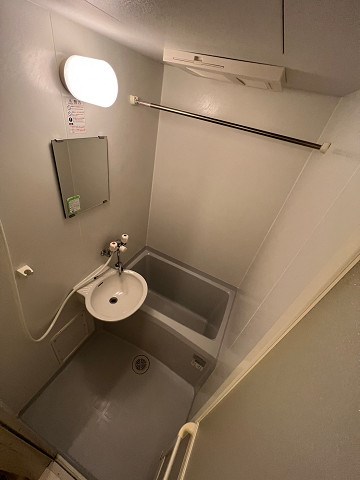 バス・シャワールーム　お風呂で日々の疲れを落としましょう