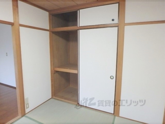 収納　６帖和室収納