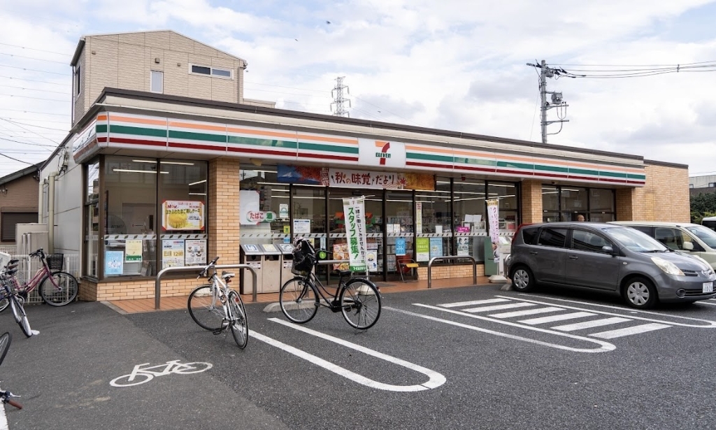 コンビニ　セブンイレブン 足立江北6丁目店（コンビニ）まで246m