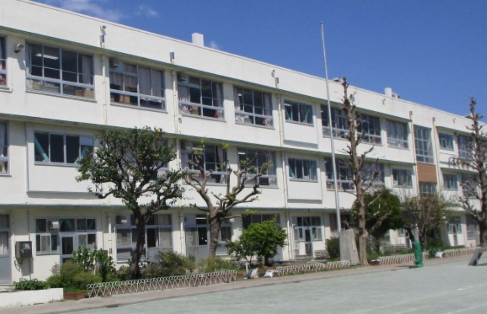 小学校　板橋区立徳丸小学校（小学校）まで564m