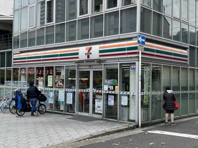 コンビニ　セブンイレブン（コンビニ）まで72m