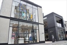 ショッピングセンター　SIX　HARAJUKU　TERRACE（ショッピングセンター）まで138m