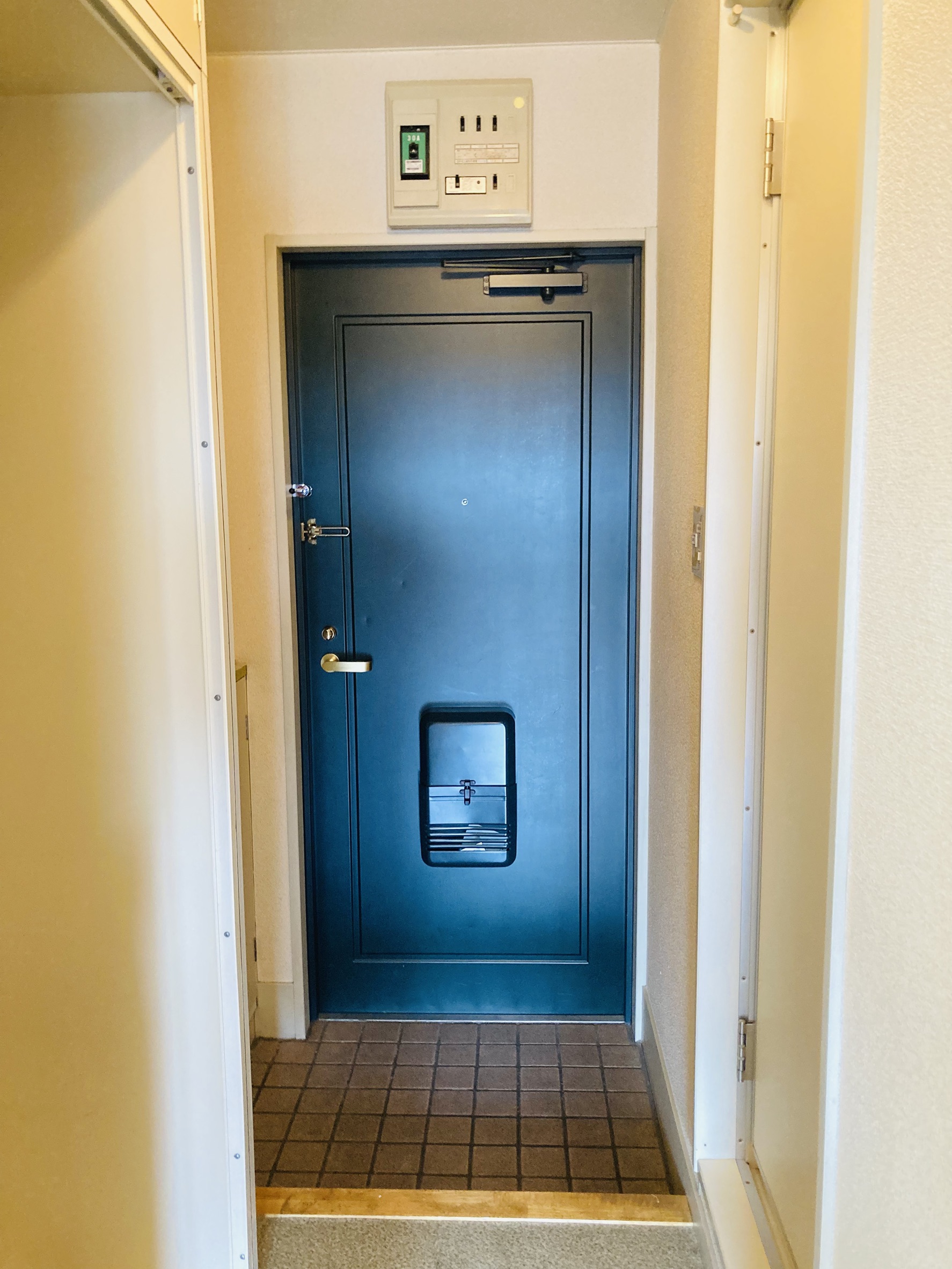 玄関　シューズボックス完備