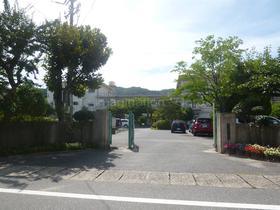 中学校　大津市立皇子山中学校（中学校）まで698m