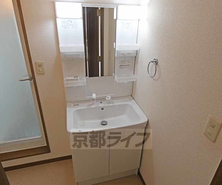 洗面設備　洗面台です。