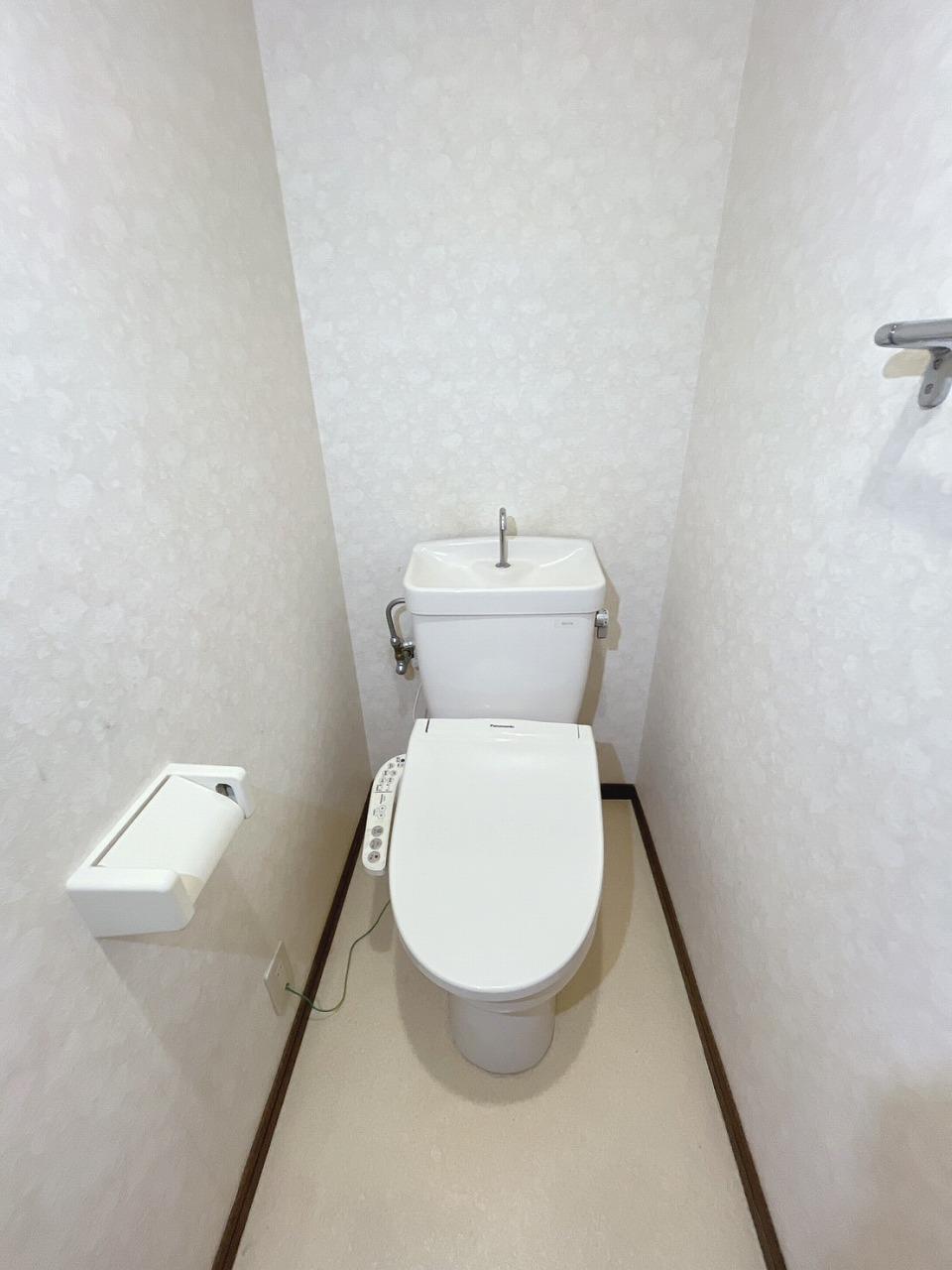 トイレ　ウォシュレット付きトイレ
