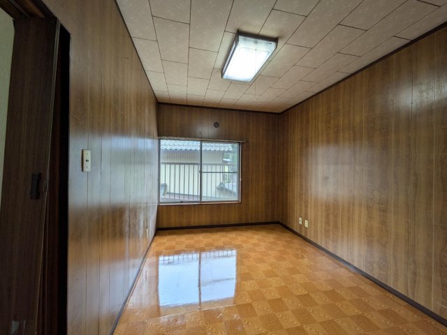 その他　2階にも2部屋あります。趣味の部屋としても使えますね。