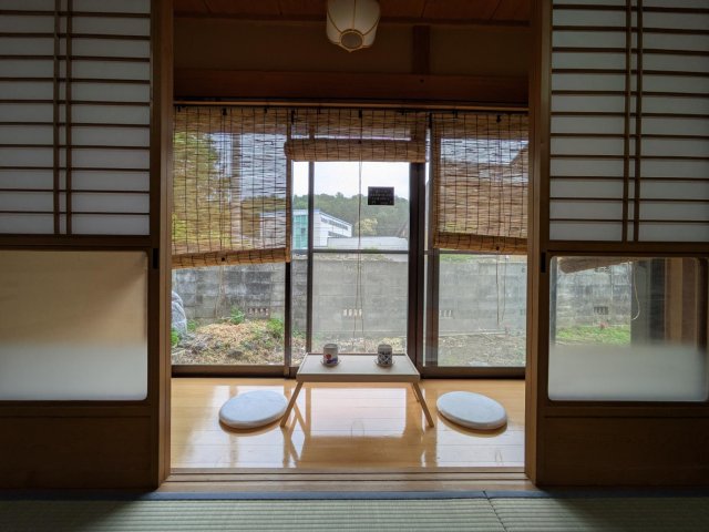 その他部屋・スペース　明るくて綺麗な縁側でゆったりとした時間を過ごせます。
