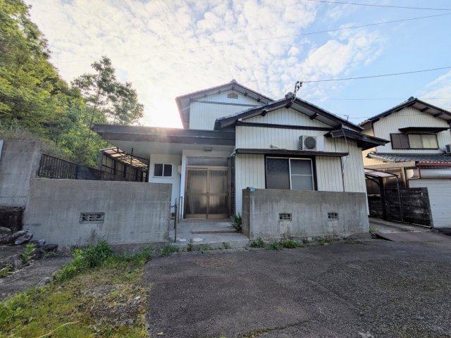建物外観　白を基調とした綺麗な家で、ご友人も呼びやすいです。