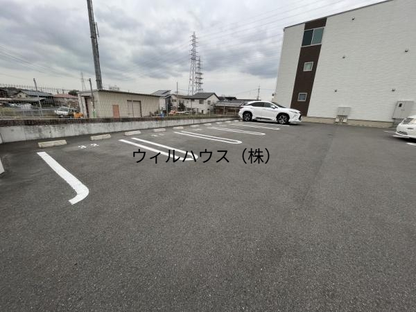 駐車場　敷地内駐車場！