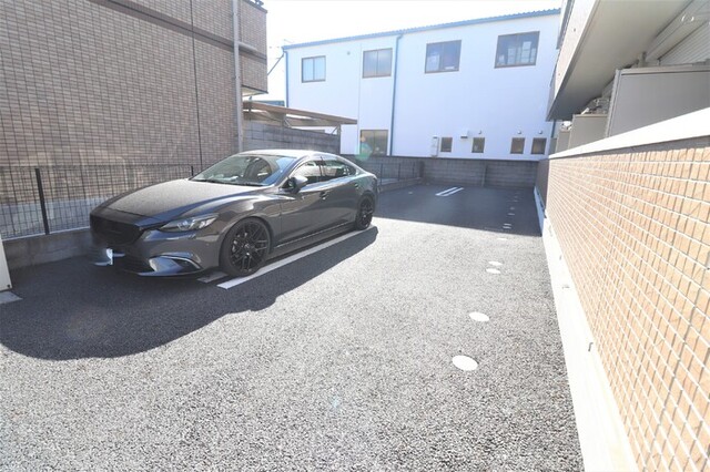 駐車場　駐車場