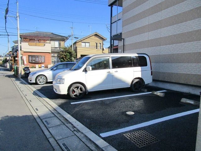 駐車場　敷地内駐車場