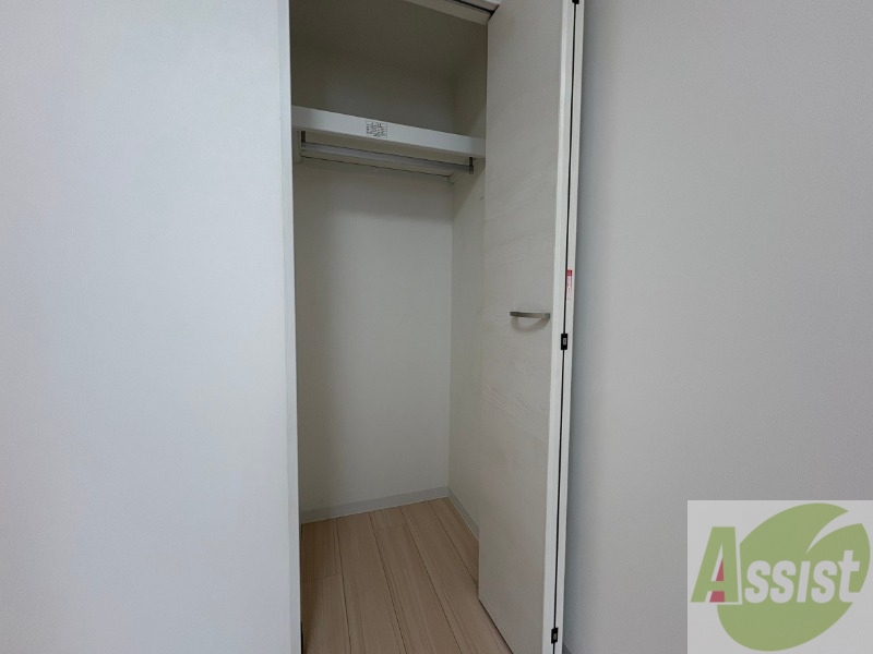 収納　寝室の収納です。部屋がすっきり片付きます。