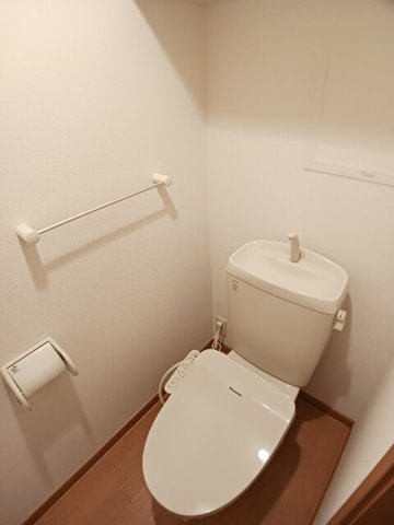 トイレ　落ち着いたトイレです