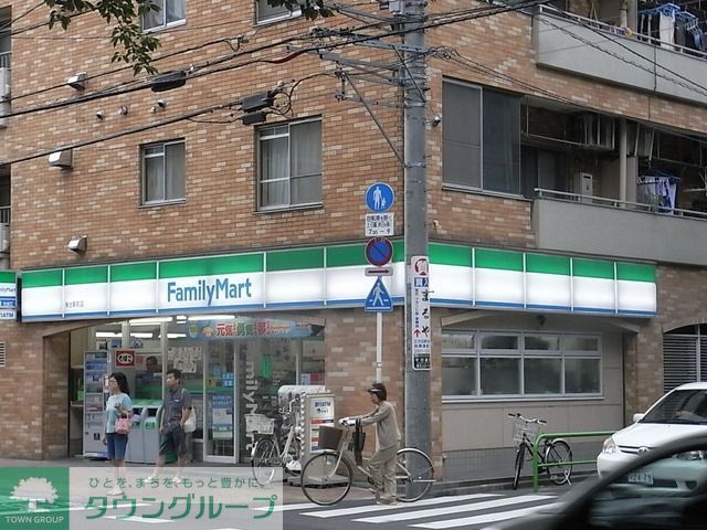 コンビニ　ファミリーマート（コンビニ）まで200m