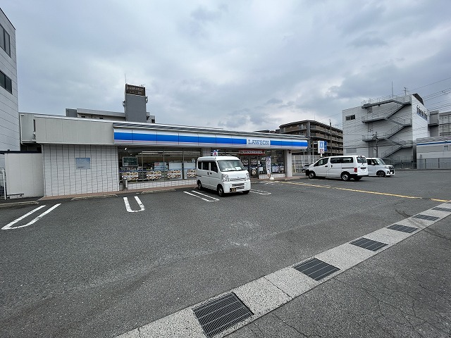 コンビニ　ローソン 天神川八条店（コンビニ）まで607m