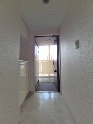 玄関　【ランテルナ小石川】