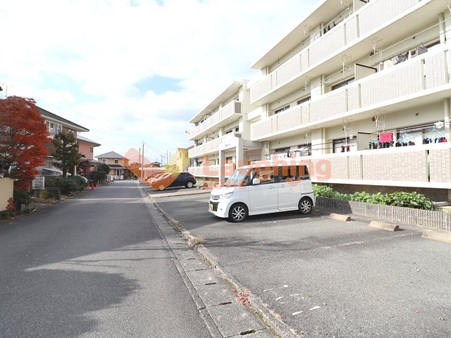 駐車場　駐車場完備です