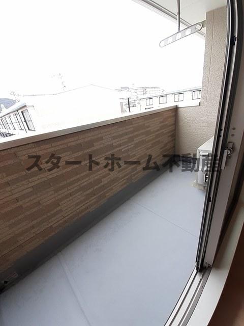 バルコニー　陽当たり良好なバルコニーです