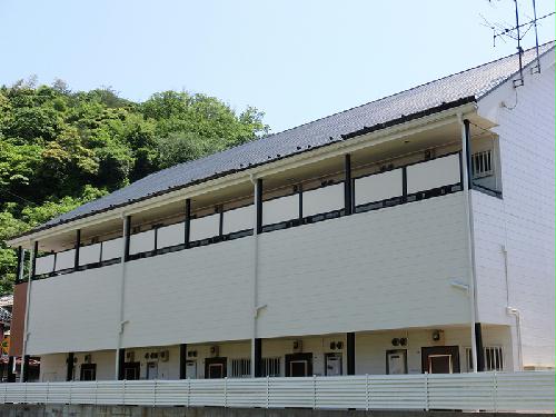 玄関　備品や設備仕様は号室等により異なります。現地をご確認下さい。