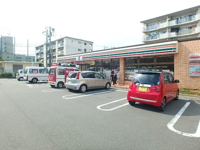 コンビニ　セブンイレブン下連雀７丁目（コンビニ）まで350m