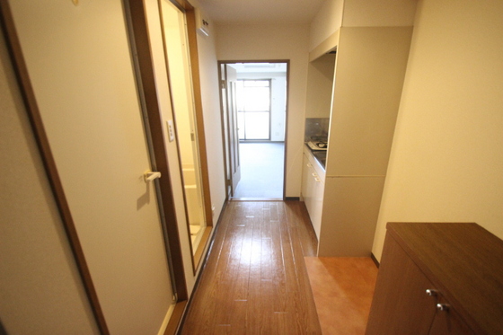 玄関　※別部屋の写真です