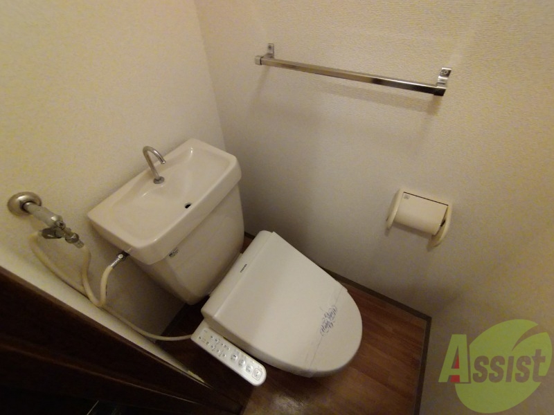 トイレ　ウォシュレット機能がついたトイレ。安心して使用できますね。