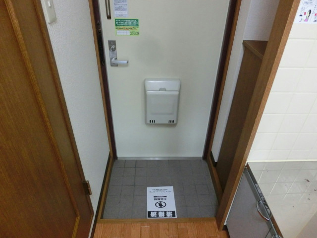 その他　シューズボックス付玄関！