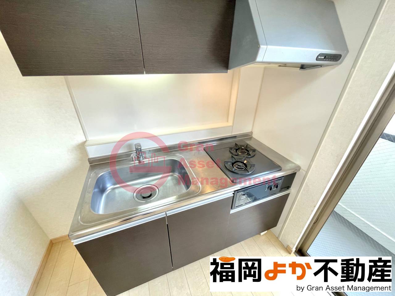 キッチン　コンパクトなキッチンで掃除もラクラク