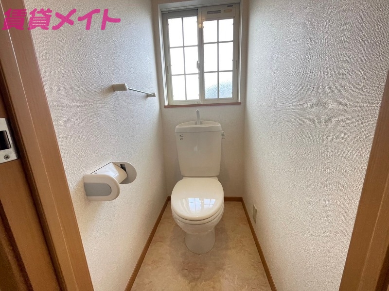 トイレ　同物件別室反転写真