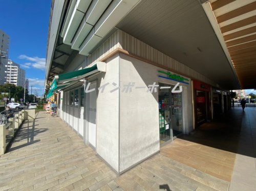 コンビニ　ファミリーマート　エキア松原店（コンビニ）まで4861m