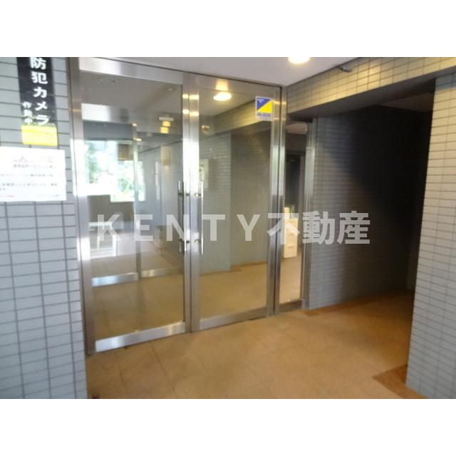 エントランス　落ち着いたエントランスです