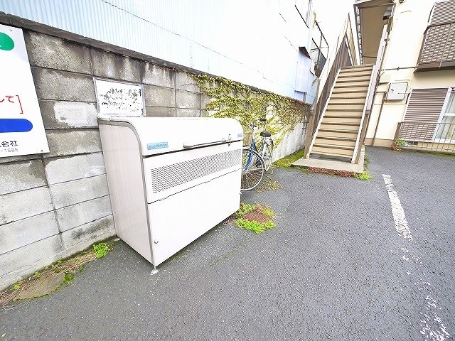 その他共有部分　敷地内ゴミ置き場があります