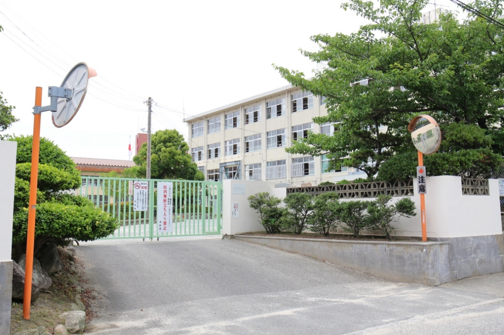 小学校　福岡市立原西小学校（小学校）まで890m