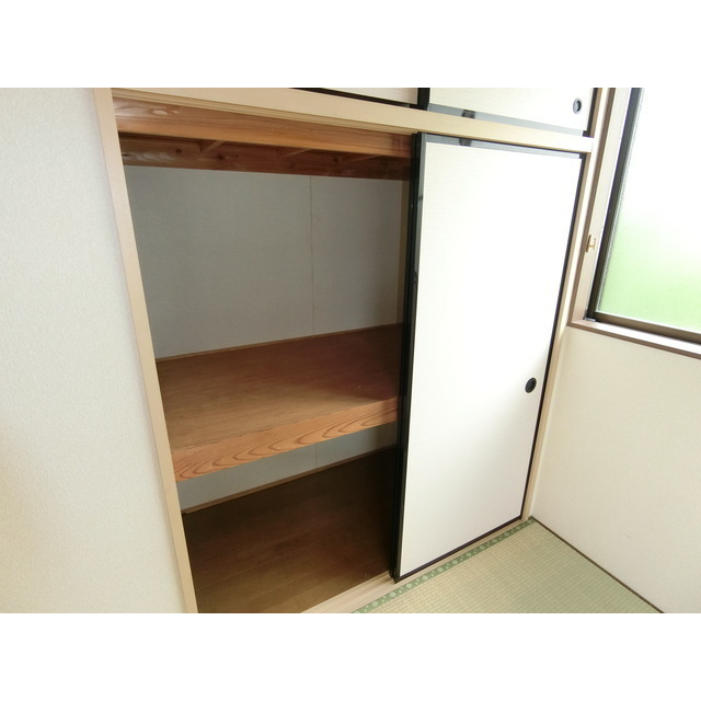 収納　奥行のある押入れ