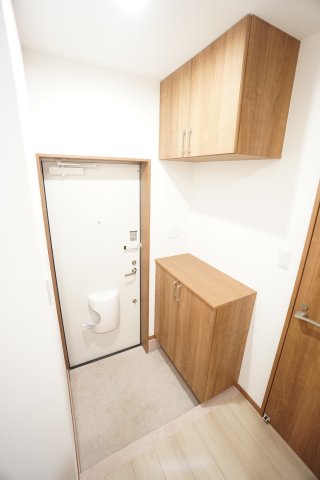 玄関　※同タイプの写真です。