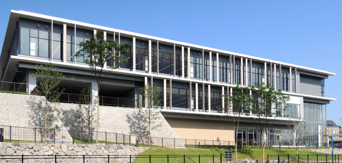 図書館　北九州市立八幡図書館（図書館）まで227m