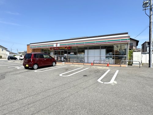 コンビニ　セブンイレブン 一宮浅井町大日比野店（コンビニ）まで705m