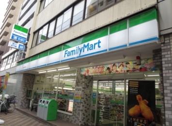 コンビニ　ファミリーマート亀屋赤羽西店（コンビニ）まで143m