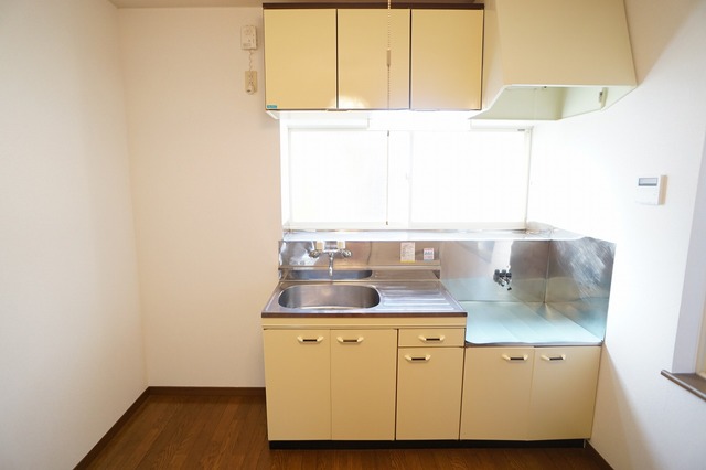キッチン　※同アパート別部屋の参考写真です。