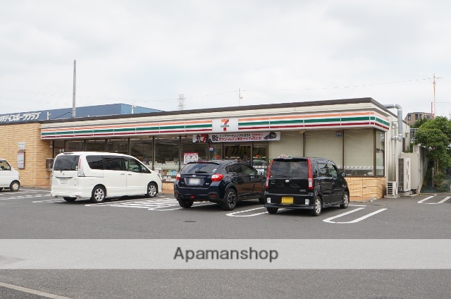 コンビニ　セブンイレブン（コンビニ）まで622m