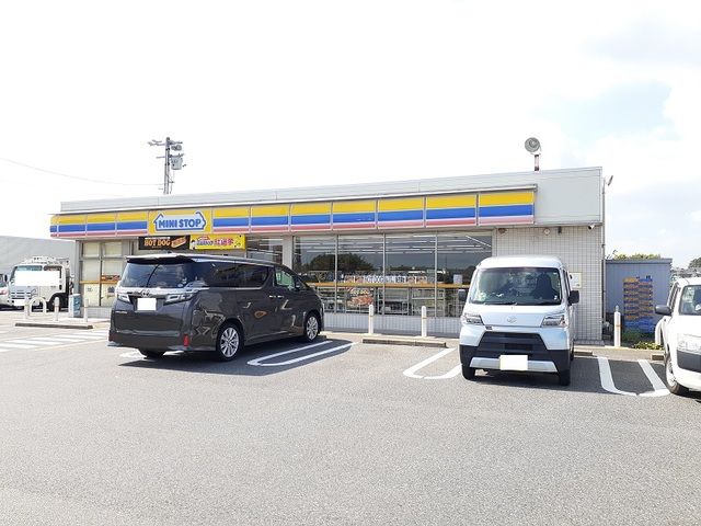 コンビニ　ミニストップ（コンビニ）まで850m