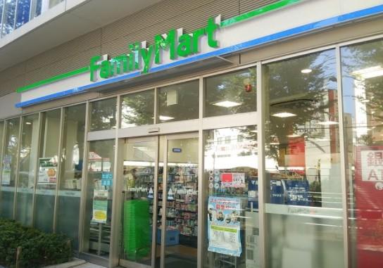 コンビニ　ファミリーマート阪急大井町ガーデン店（コンビニ）まで166m