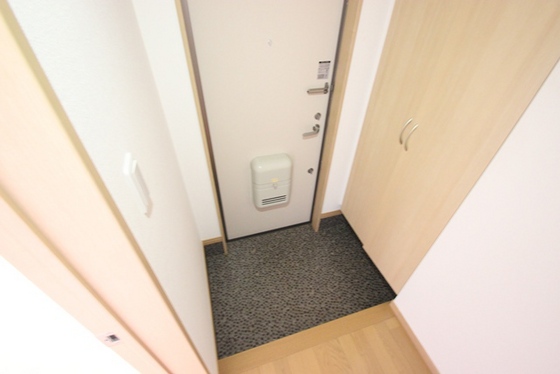 玄関　別部屋の写真です。