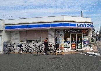 コンビニ　ローソン吹田片山2丁目店（コンビニ）まで304m