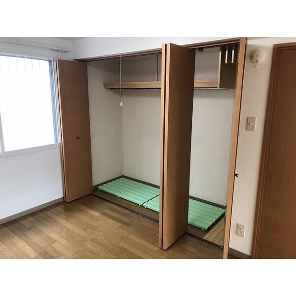 収納　壁一面の大型クローゼットです！