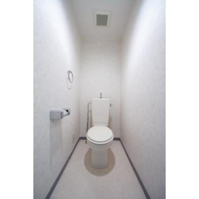 トイレ　※写真は同タイプ住戸です。