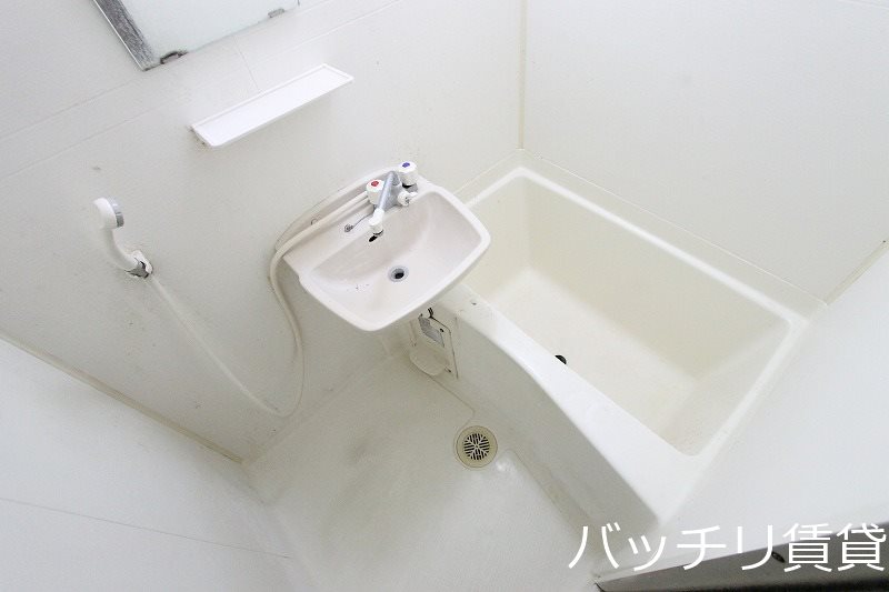 洗面設備　同型タイプの為、現状を優先いたします。