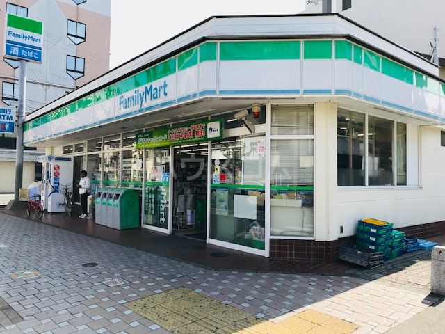 コンビニ　ファミリーマート豊橋松葉町店（コンビニ）まで569m